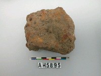 藏品(鐵渣塊？)的圖片